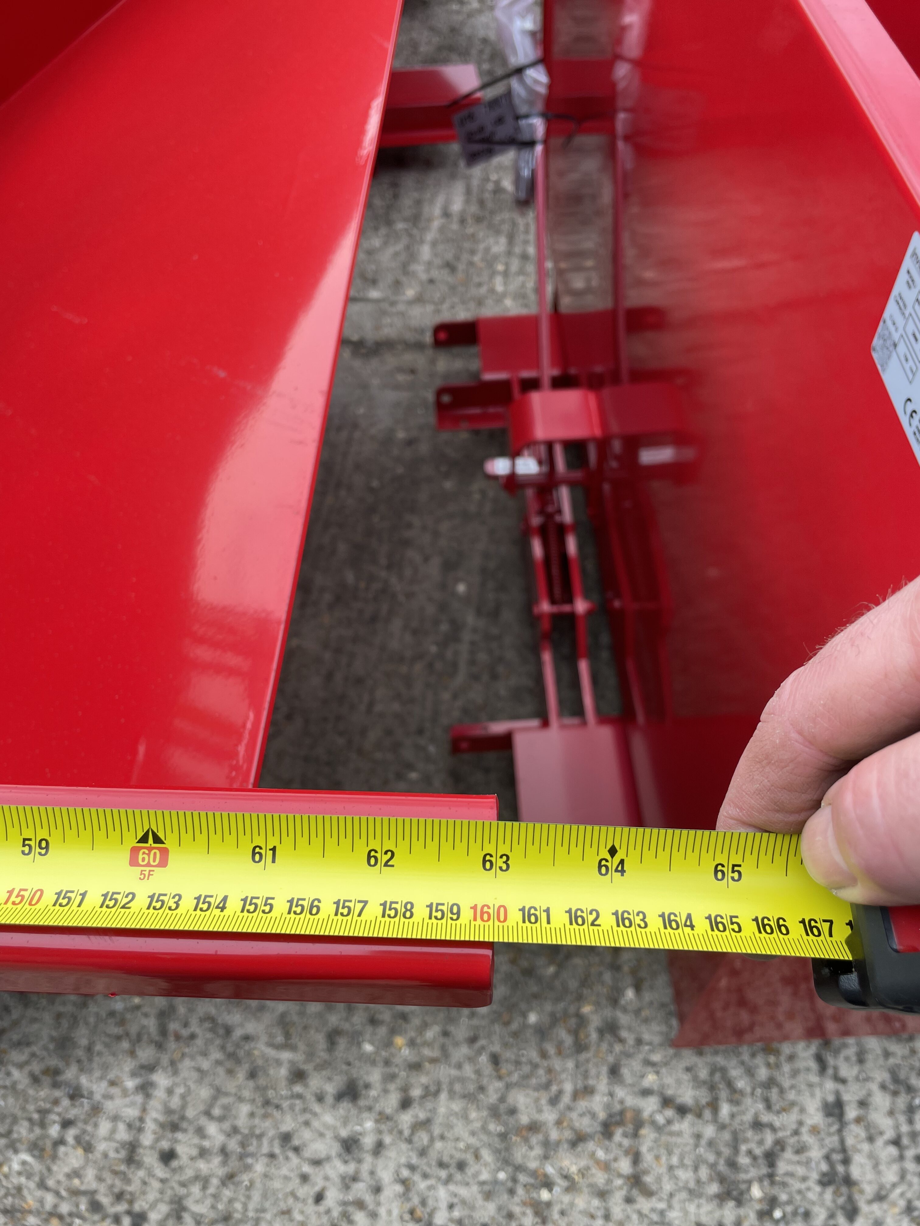 COMBI USE 2000KG SKIPS - detailed view 7 showcasing build quality and product features