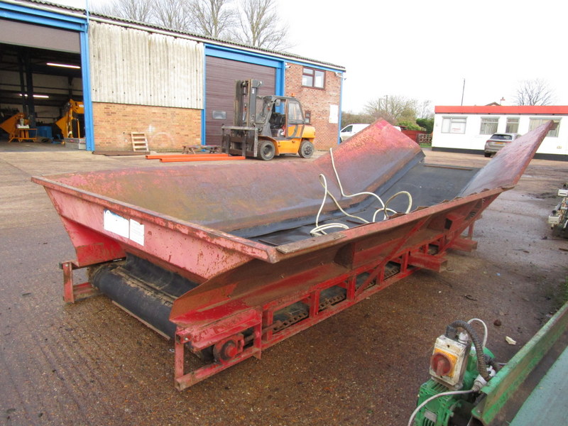 TONG NO.15 HOPPER WITH 900MM WIDE BELT - high quality product image showing design, features and details