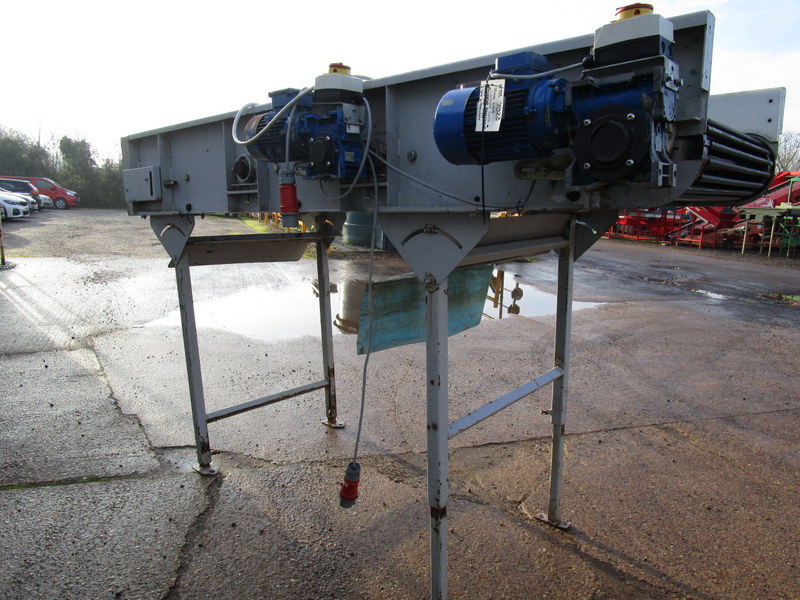 TONG WEB CLEANER - detailed view 2 showcasing build quality and product features