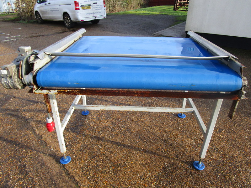 TONG FLAT CONVEYOR 1.1M X 1200MM