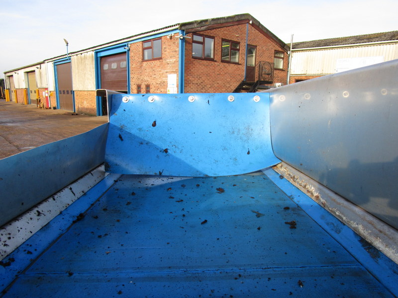 TONG PEAL CONVEYOR 2M X 600MM - detailed view 6 showcasing build quality and product features