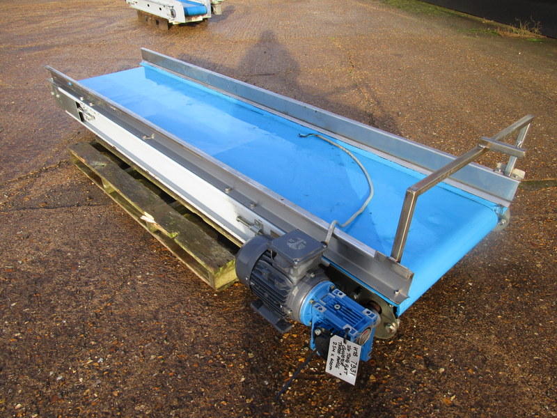 TONG FLAT CONVEYOR 2.5M X 600MM - detailed view 2 showcasing build quality and product features