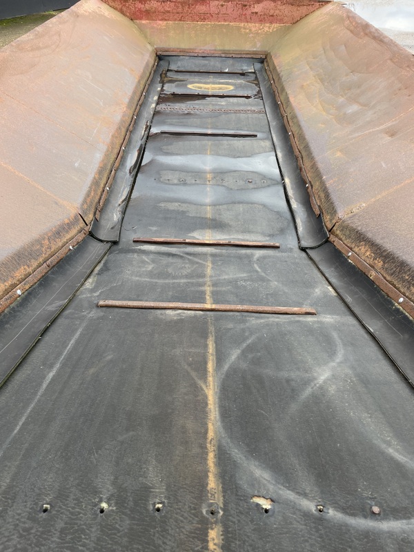 TONG NO.15 HOPPER WITH 900MM WIDE BELT - detailed view 5 showcasing build quality and product features