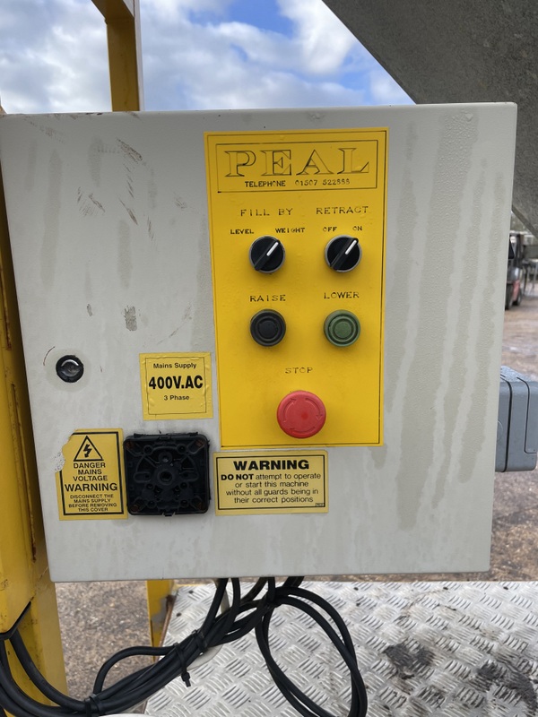 PEAL BIG BAG FILLER WITH CLEATED ELEVATOR - detailed view 2 showcasing build quality and product features