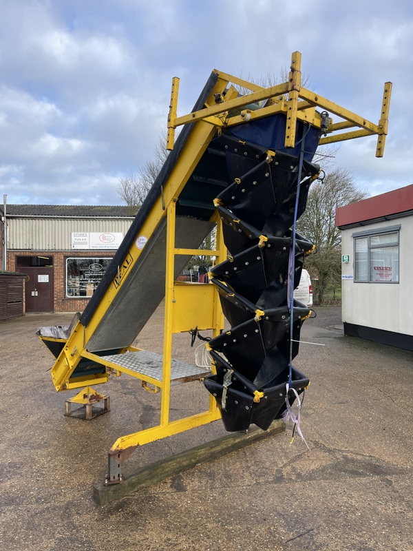 PEAL BIG BAG FILLER WITH CLEATED ELEVATOR