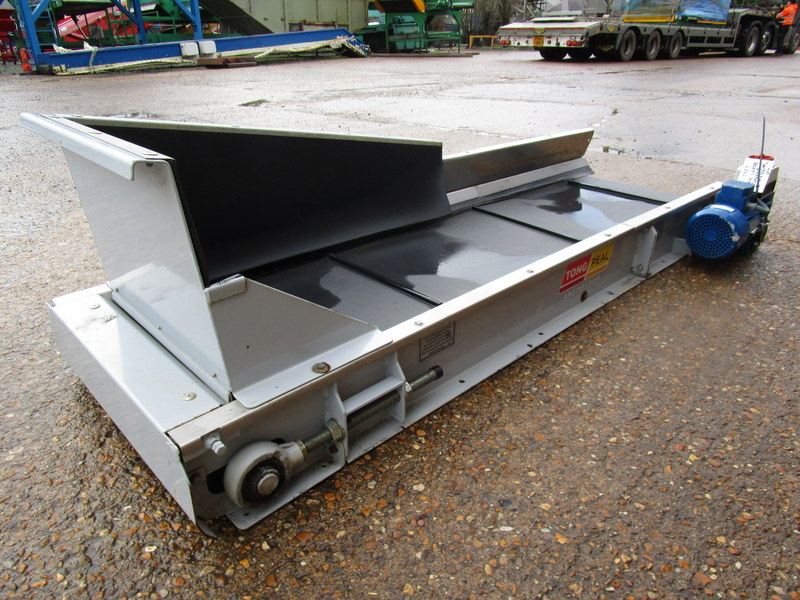 TONG CLEATED CONVEYOR 1.7M X 450MM - detailed view 3 showcasing build quality and product features