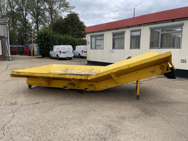 PEAL NO 15 HOPPER - detailed view 2 showcasing build quality and product features