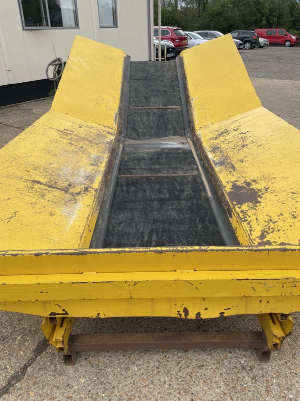 PEAL NO 15 HOPPER - detailed view 4 showcasing build quality and product features
